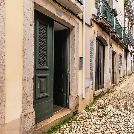 Apartment La Petite Maison Stylish By Homeful Homes Lisbon