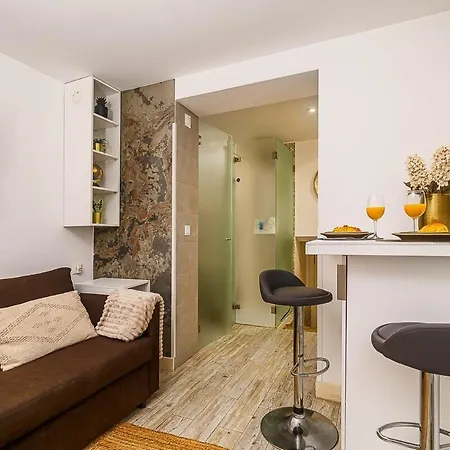 Apartment La Petite Maison Stylish By Homeful Homes Lisbon